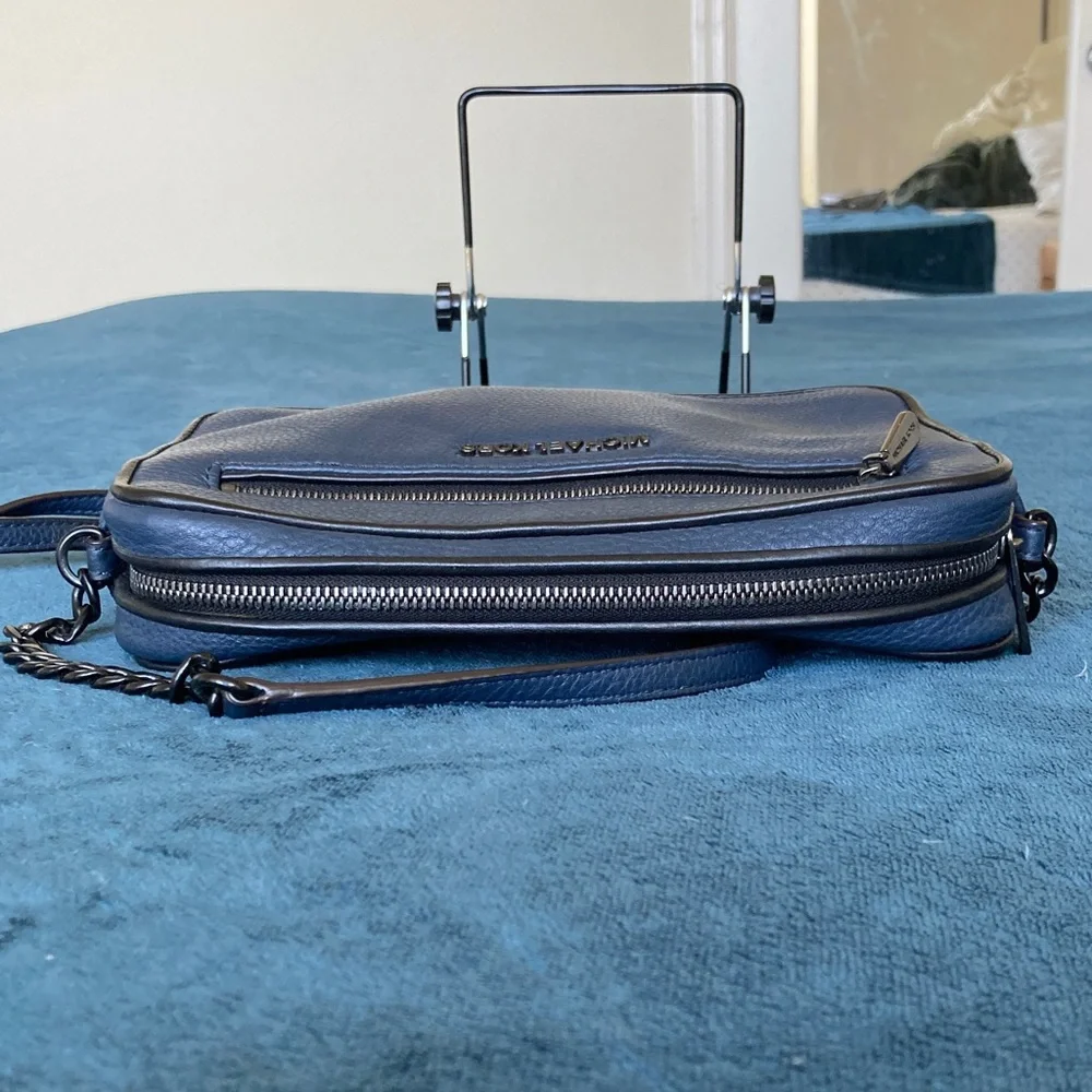 Micheal Kors Jet Set pebbled leather Navy blue Crossbody Bag gun metal hardware